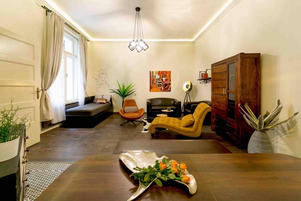 The Best Mondain Apartment Budapest Esterno foto